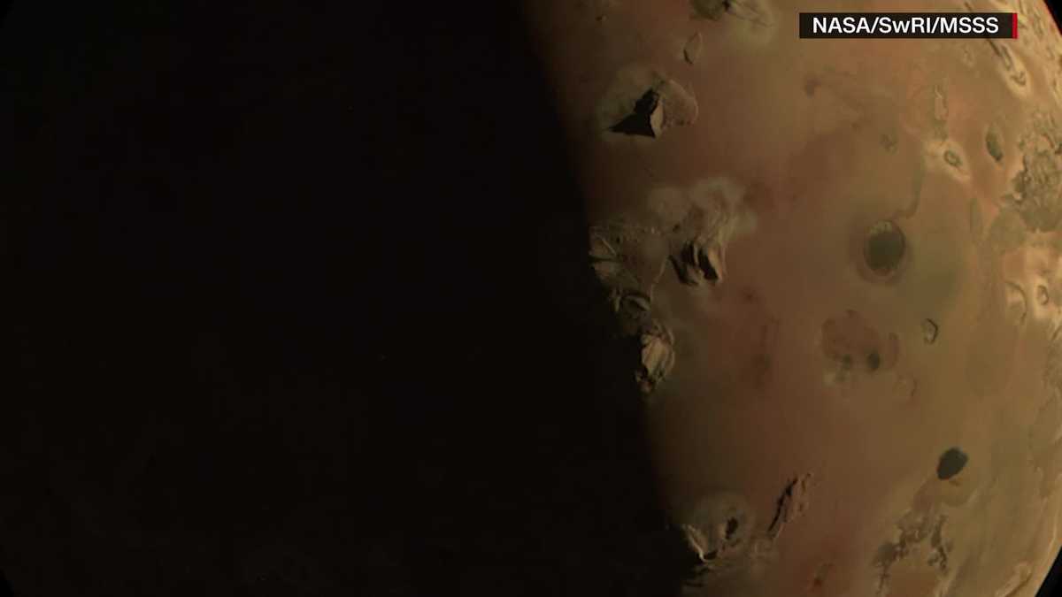 Nave espacial de la NASA captura imágenes de la luna volcánica de Júpiter, Io
