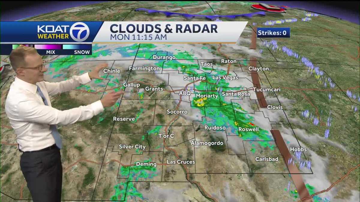 Scattered storms in New Mexico with some heavy rain