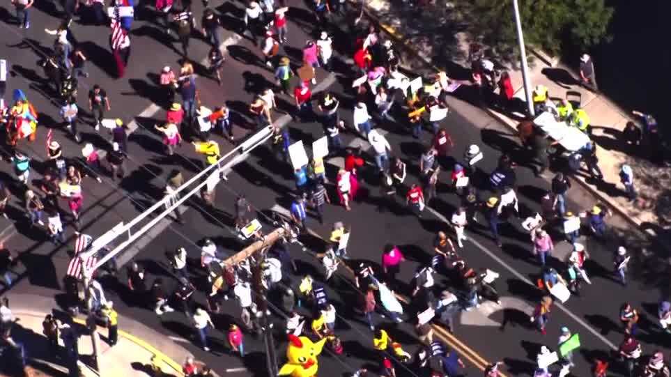 'No Kings' demonstration in Albuquerque draws thousands - KOAT