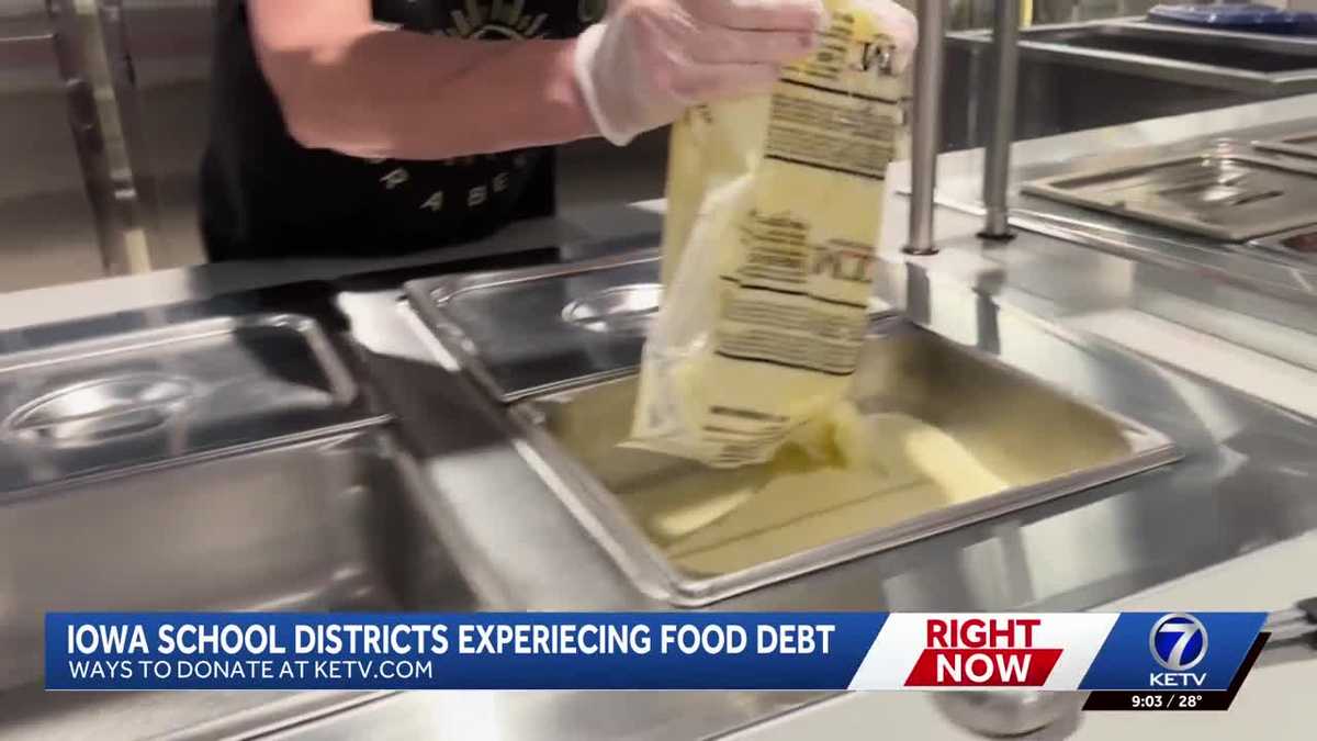 Iowa school district seeking donations to offset over $60,000 in negative meal account balances
