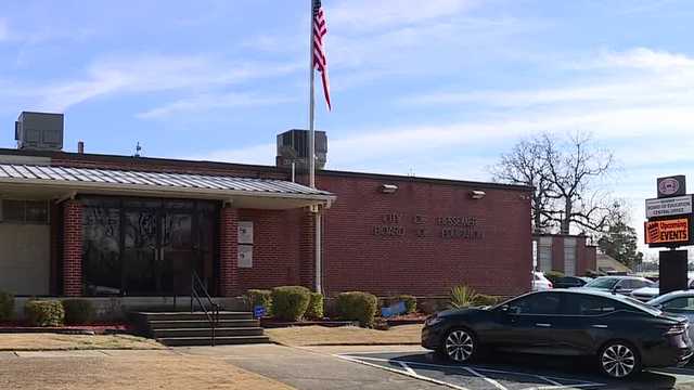 Bessemer City School teacher demands answers after she says her paychecks bounced - Vimarsana News