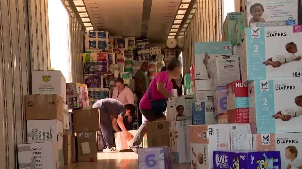 Milwaukee volunteers pack 2,000 boxes of emergency supplies for Venezuela
