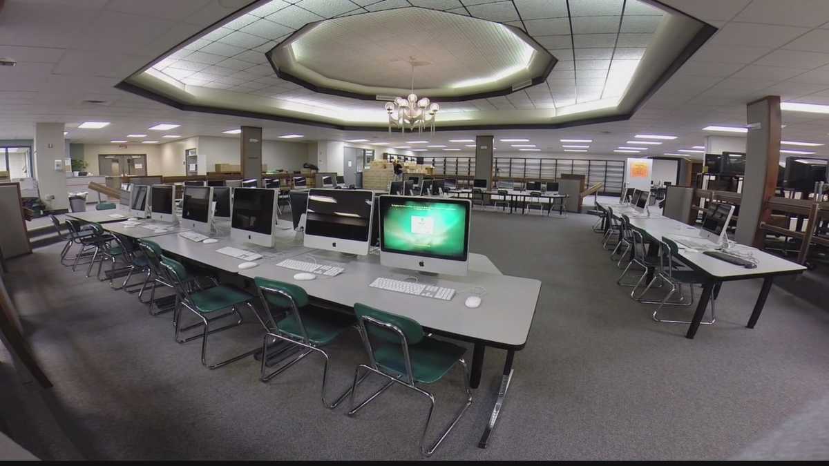 School library purges 13,000 books in high-tech overhaul