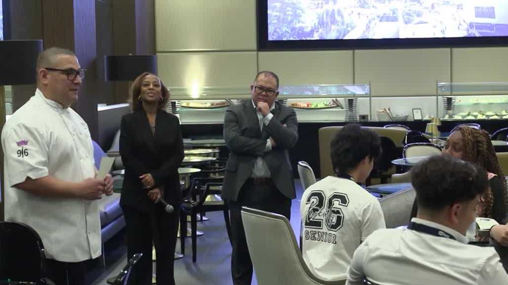 Golden 1 Center hosts culinary students for behind-the-scenes business tour