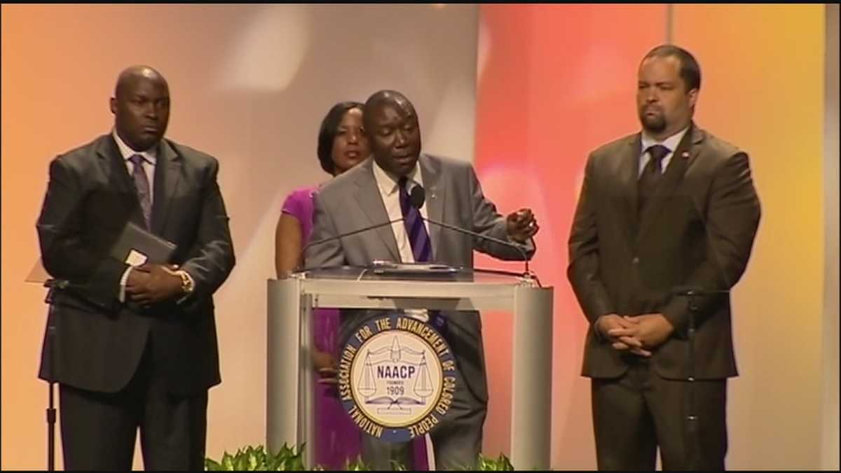 Benjamin Crump addresses crowd at NAACP convention
