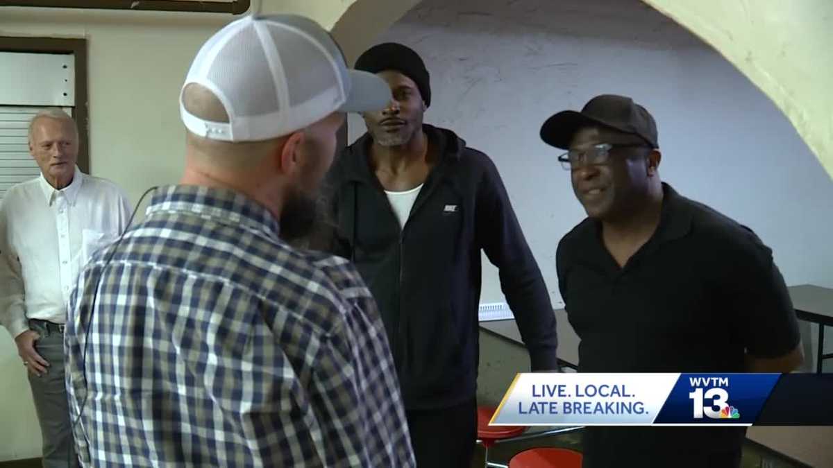 Man with no arms inspires exconvicts