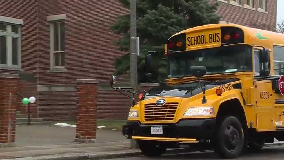 Thousands of Boston students return to city classrooms