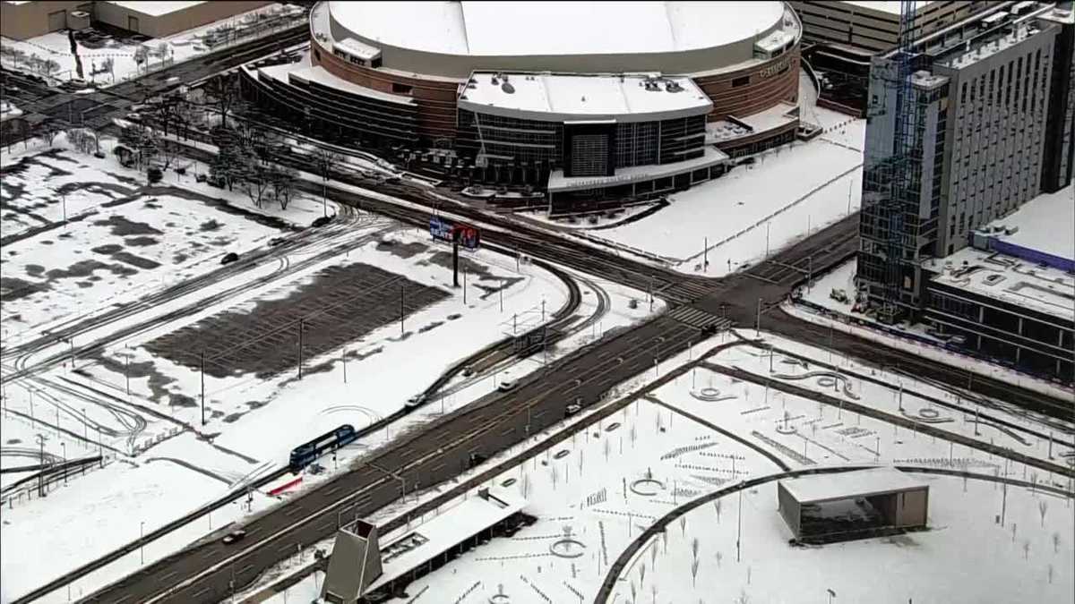 SNOW IN OKC Sky 5 tracking road conditions, snow in central Oklahoma