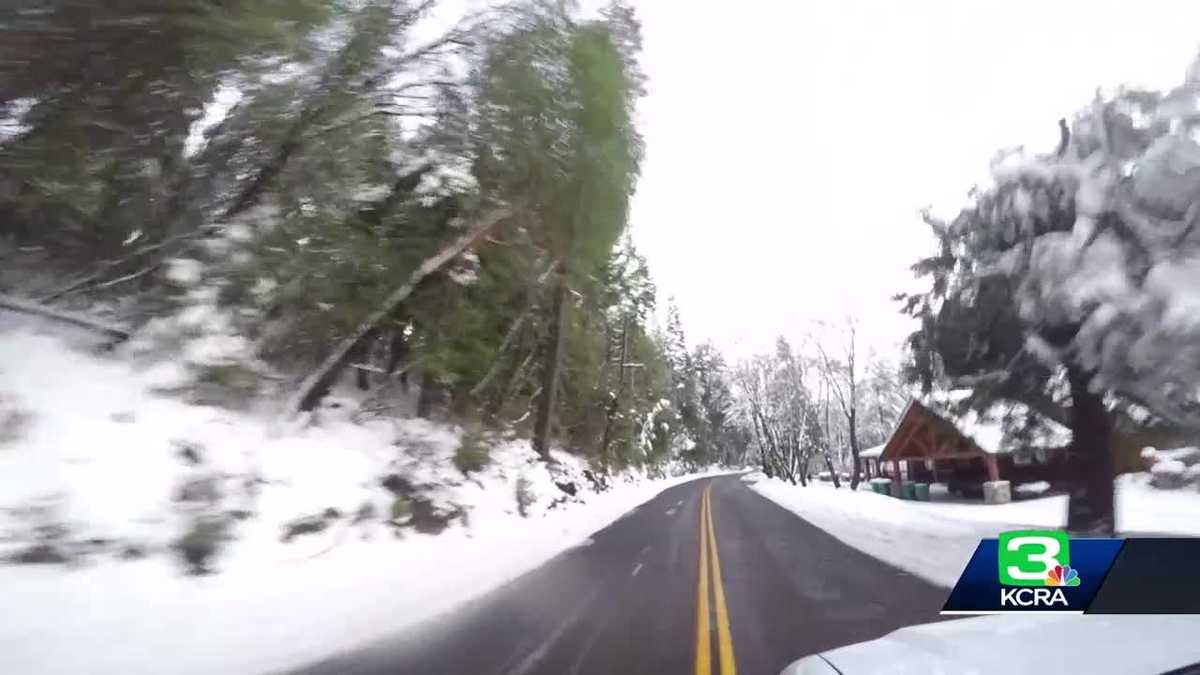 Winter storm leaves thousands without power in foothills