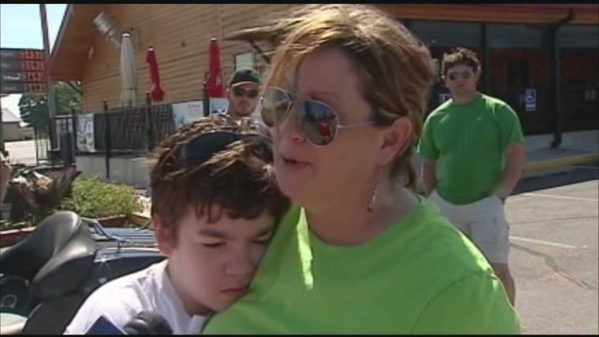Medical marijuana supporters rally at capitol on deadline day