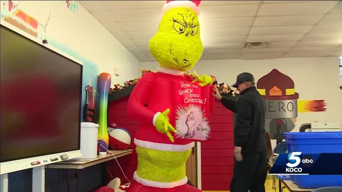 Edmond facility teaches children about safety in Christmas event