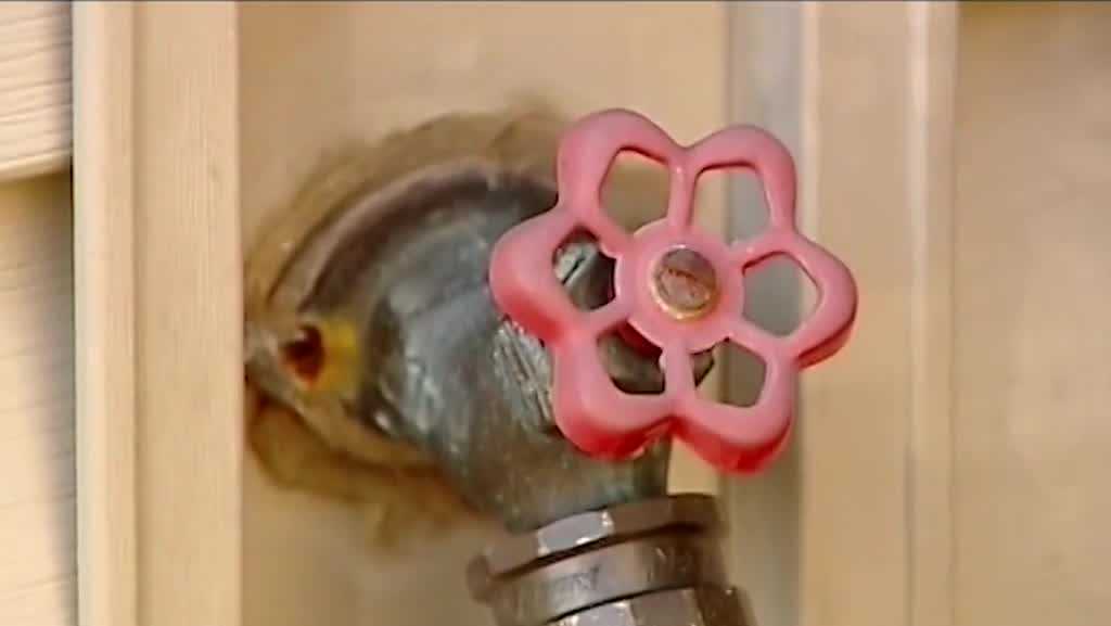 Experts give tips on how to protect your pipes during winter storm