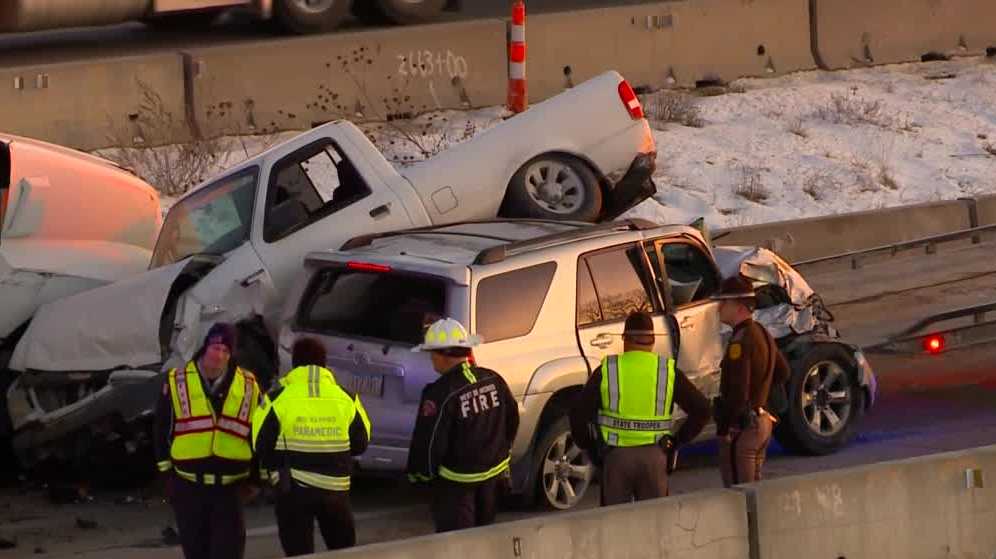 I-80 back open after 5-vehicle crash in West Des Moines - KCCI
