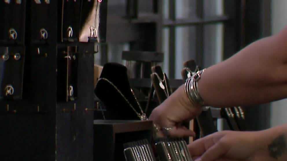 Albuquerque Rail Yards holiday market returns for second weekend﻿