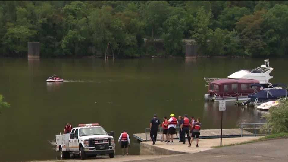 Dive crews called to Allegheny River in Springdale