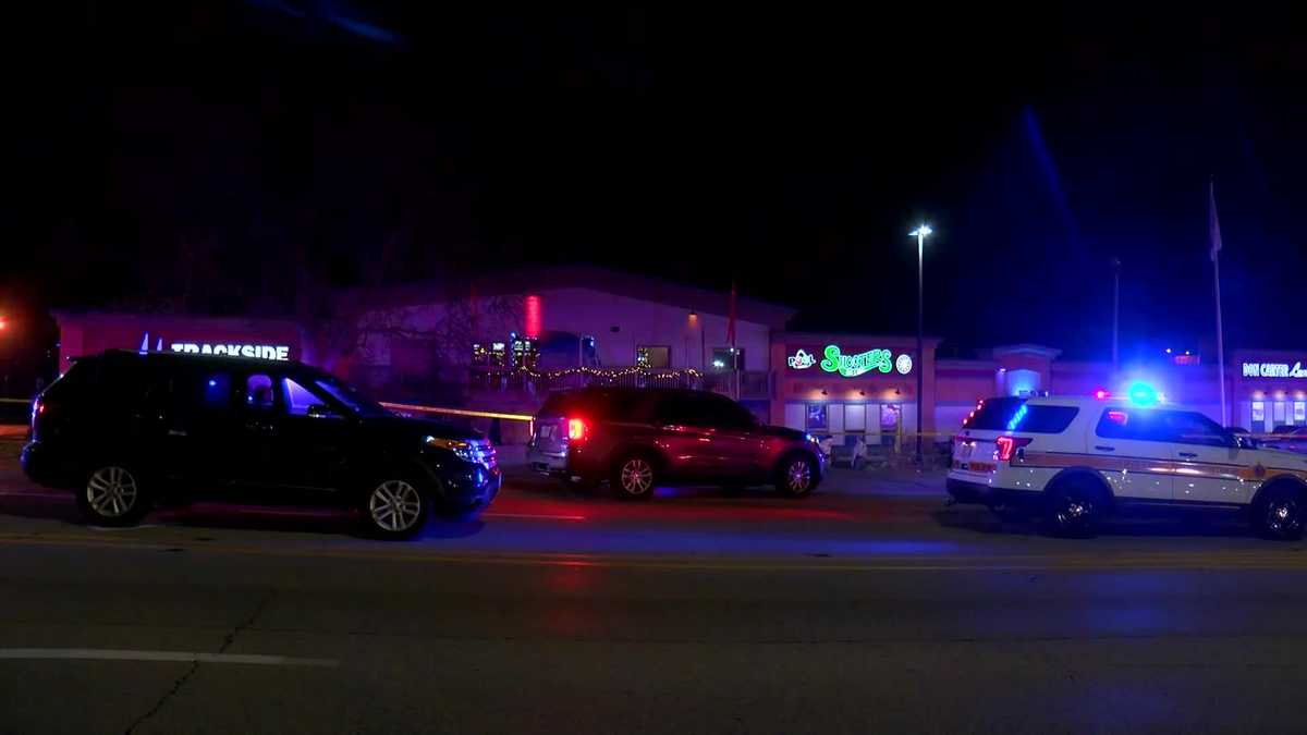 Police: 3 dead, 3 injured in shooting at Illinois bowling alley; “person of interest” in custody