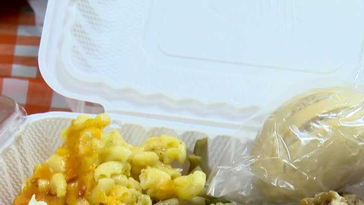 Organizations in Baltimore deliver Thanksgiving meals to needy