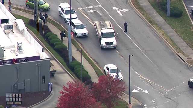 LMPD investigating after shots fired between 2 vehicles on Poplar Level Road - Vimarsana News