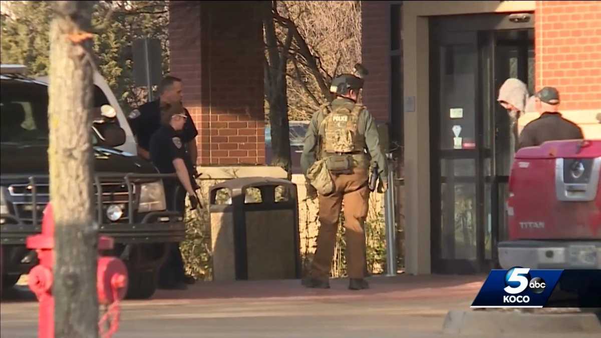 Murder suspect in custody after hourslong standoff in Edmond