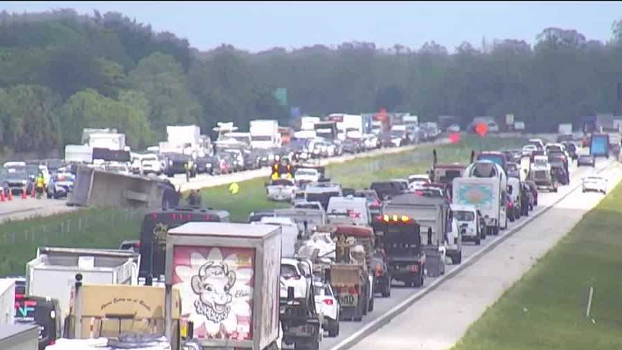 Dump truck overturns, spills gravel onto southbound lanes of I-75 in ...