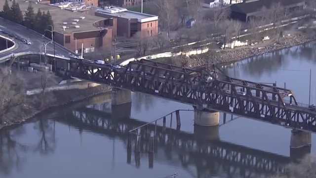 Sacramento, West Sacramento leaders to pitch I Street Bridge for first in spending of billions - Vimarsana News