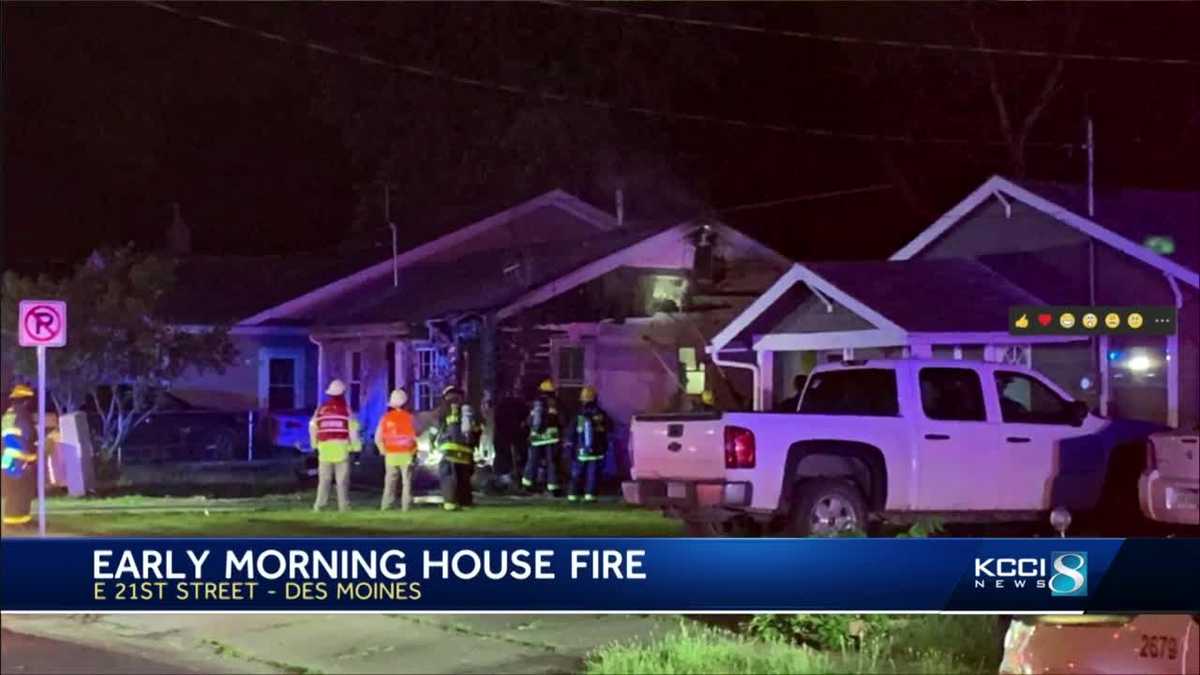 Des Moines crews battle overnight house fire