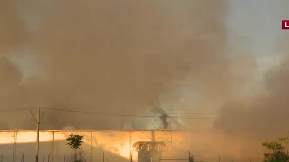 Crews battle commercial fire in Sacramento