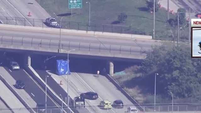 Traffic alert: Two lanes shut down on I-43 after truck hits bridge