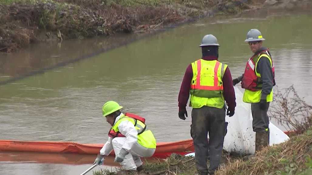 Crews still working around the clock to cleanup UPS plane crash site