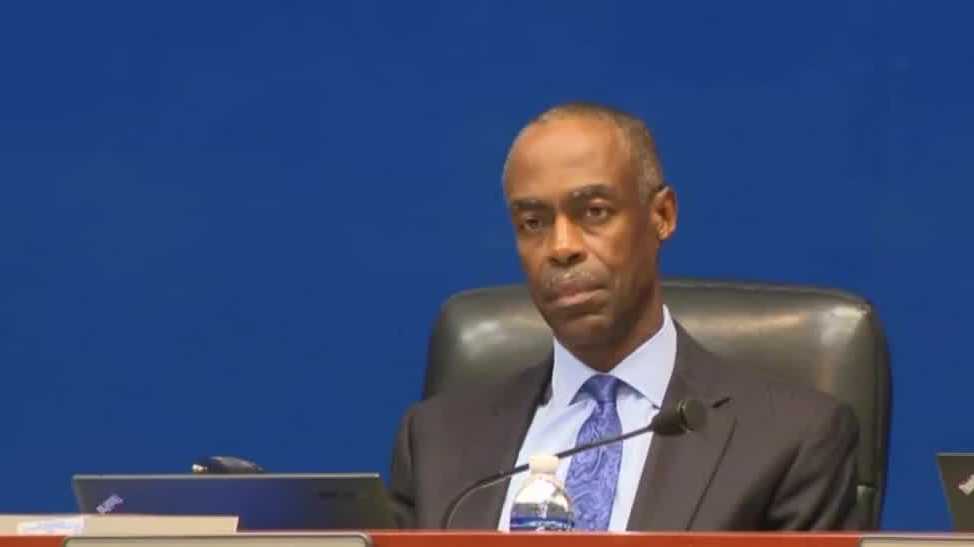 broward-school-board-votes-to-keep-runcie-as-superintendent