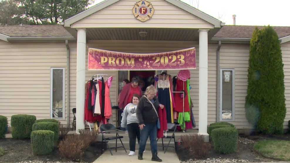 Free prom, graduation dresses in Louisville provided in giveaway