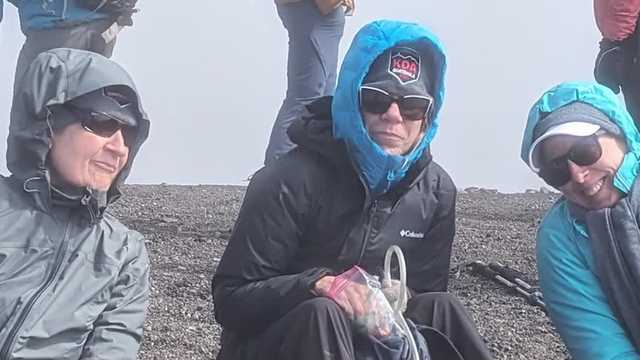NH woman joins other kidney donors in hikes up 3 volcanoes - Vimarsana News