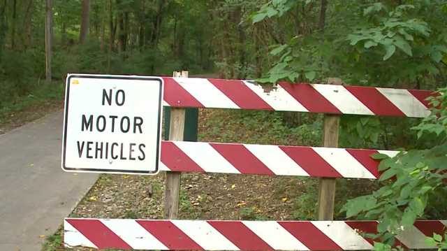 Bicyclist on DSM trail recounts close encounter with vehicle - Vimarsana News