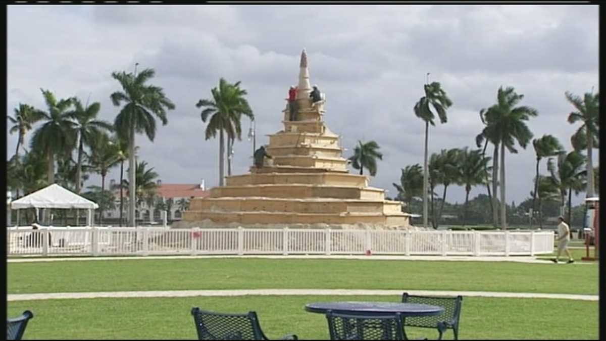 Sculptors work to create giant sand tree in downtown West Palm Beach