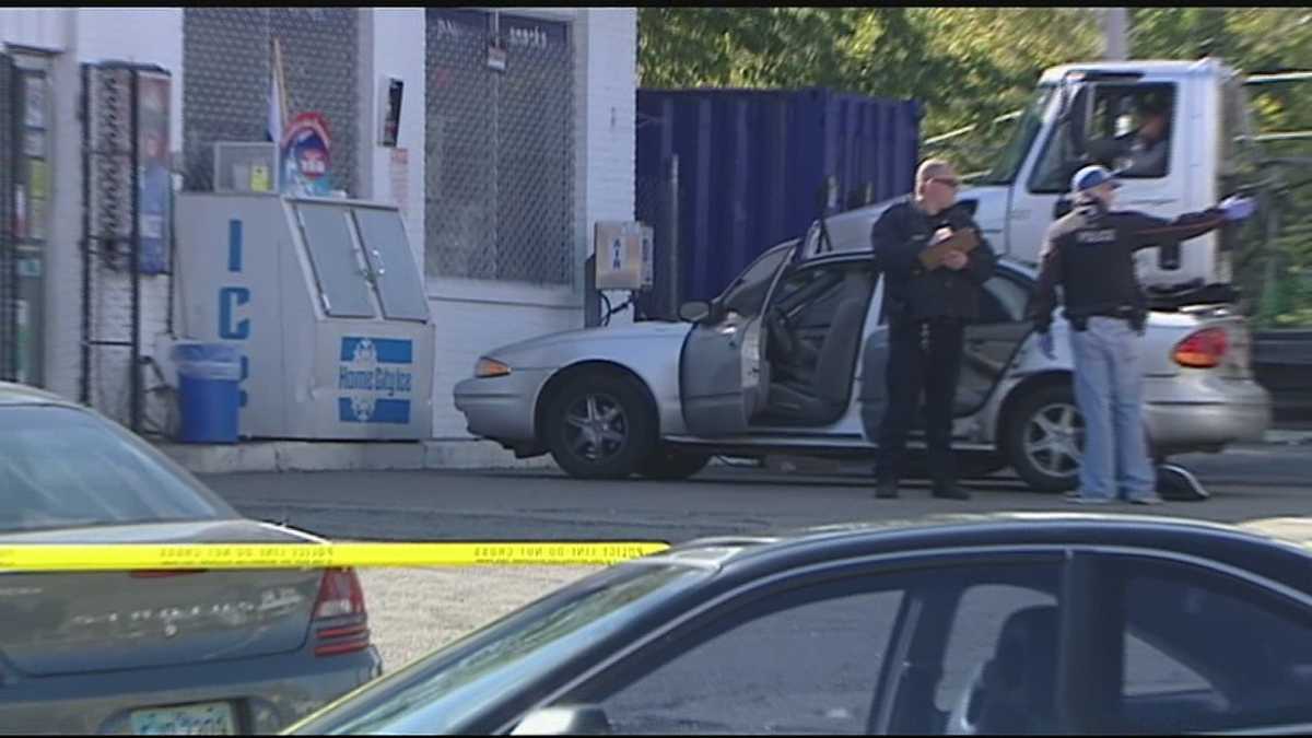 3 wounded in East Price Hill gas station lot shooting
