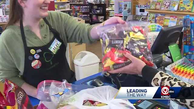Prairie Village business collecting unwanted candy for veterans - Vimarsana News