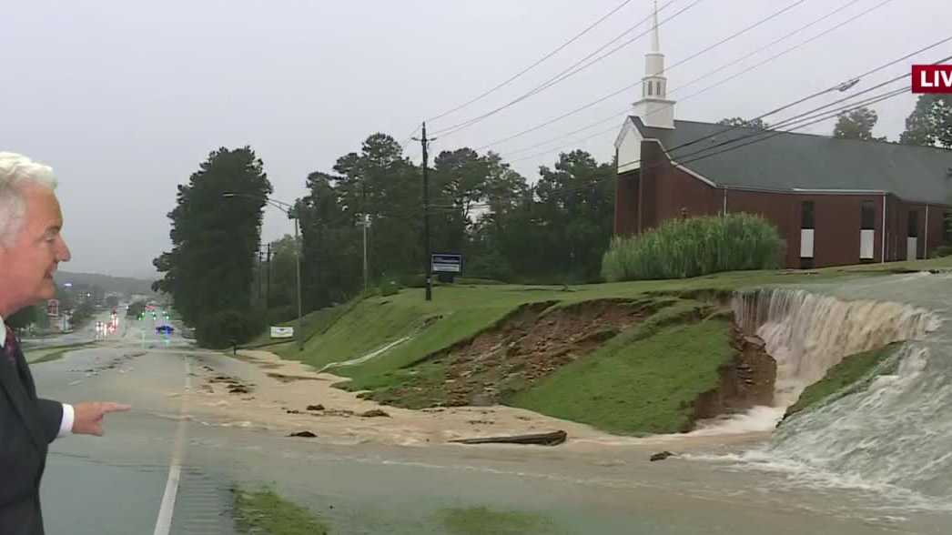 Flash flooding along Highway 31 in Vestavia Hills - Vimarsana News