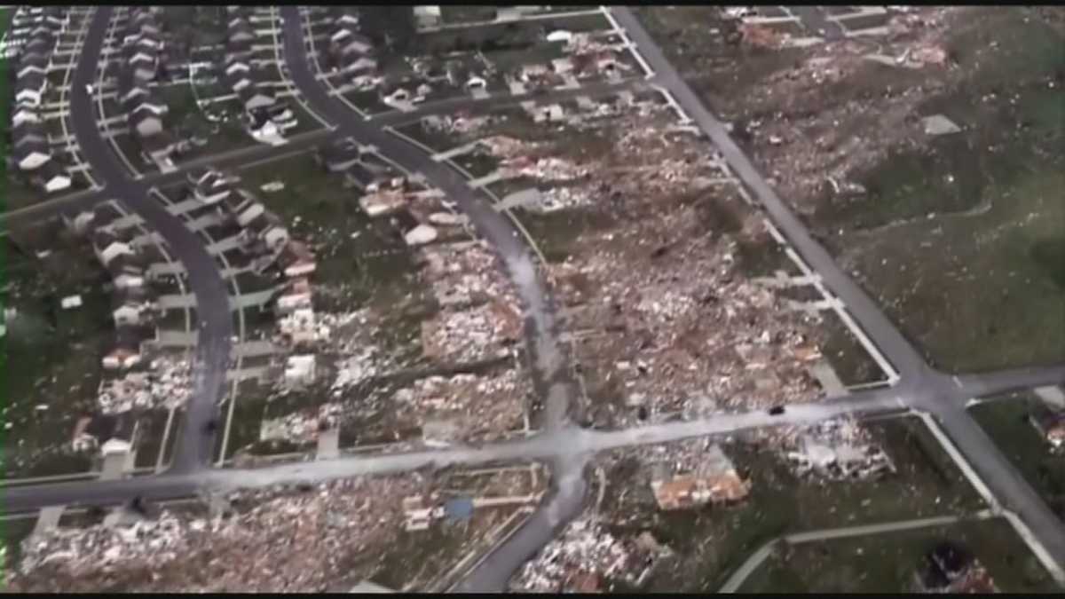 Community rallies to help tornado victims