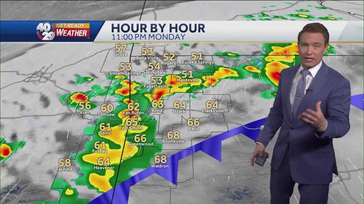 Showers and storms move in tonight