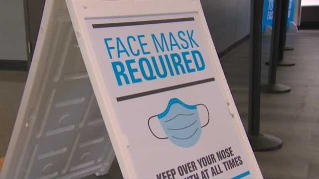 Des Moines Airport still requires masks for travelers despite Iowa rule changes - Vimarsana News