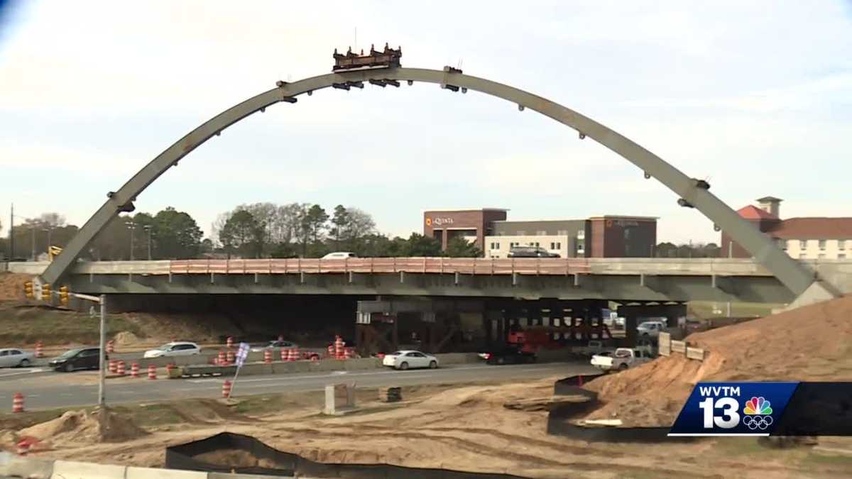 Workers to remove last portion of old McFarland bridge in Tuscaloosa