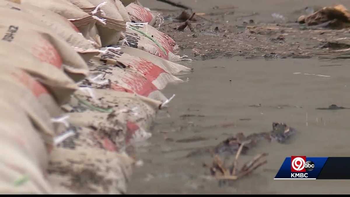 Missouri River flooding could have contaminated well water, experts say