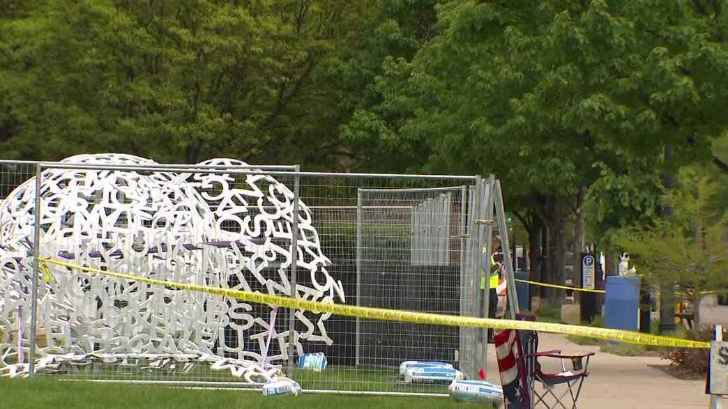 Nomade sculpture returns to Papajohn Sculpture Park in Des Moines