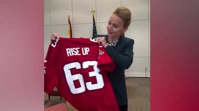 Mayor Helena Moreno unboxes Falcons jersey after losing bet with Atlanta mayorwdsu