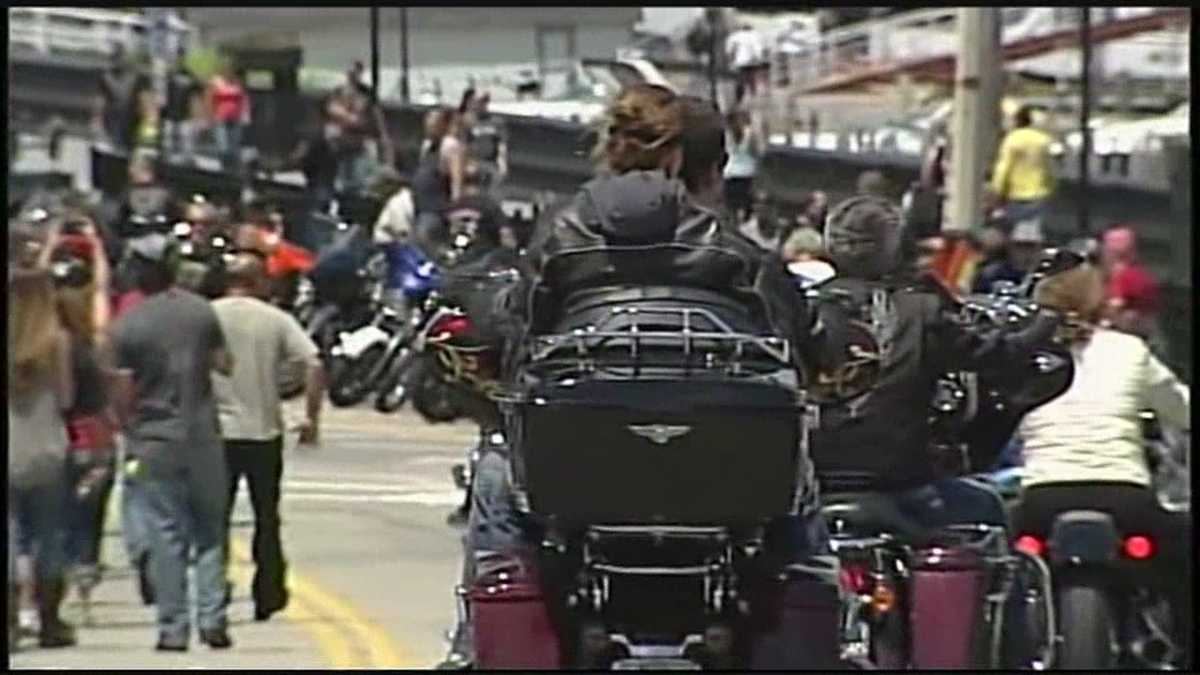Crowds pack Weirs beach for Motorcycle Week