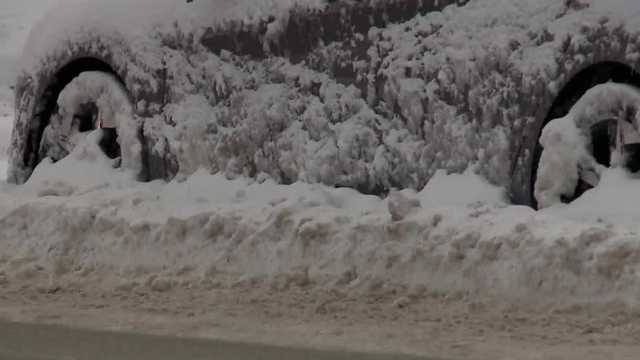 'Frozen shut': Cars on Milwaukee's east side trapped in ice, snow - Vimarsana News