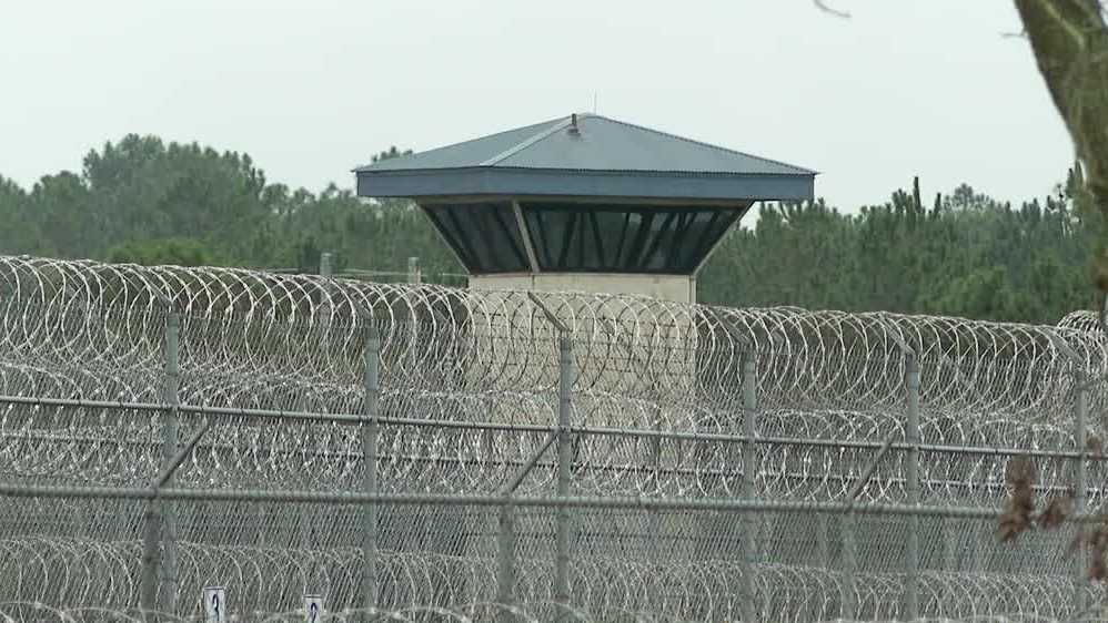 Smith State Prison officer speaks out after warden arrested