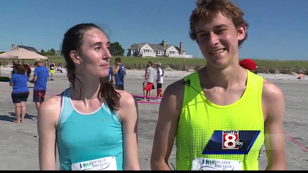 Runners hit the beach for Breaker to Breaker 10K