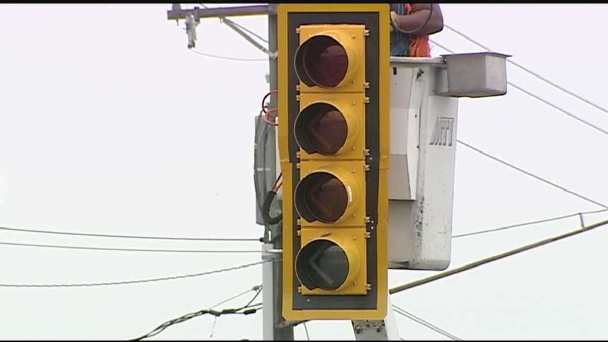Greenville’s first yellow flashing light installed to increase traffic
