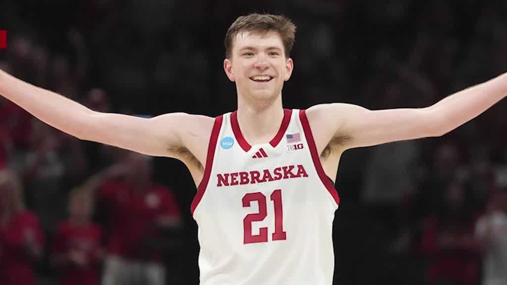 Top headlines: Huskers make history; Iowa soldiers killed in Kuwait return home; and more